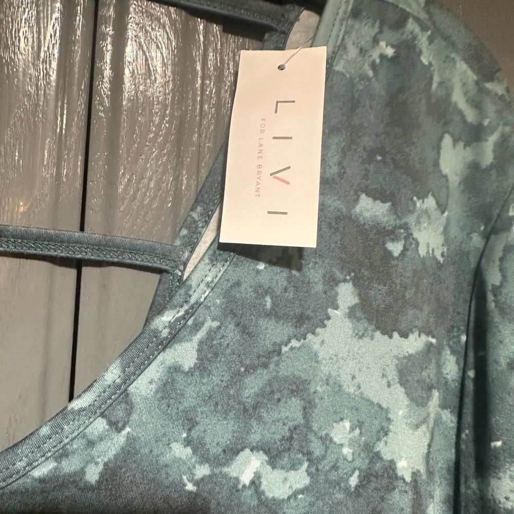 NWT Livi Active Top Green 18/20 - Picture 3 of 8